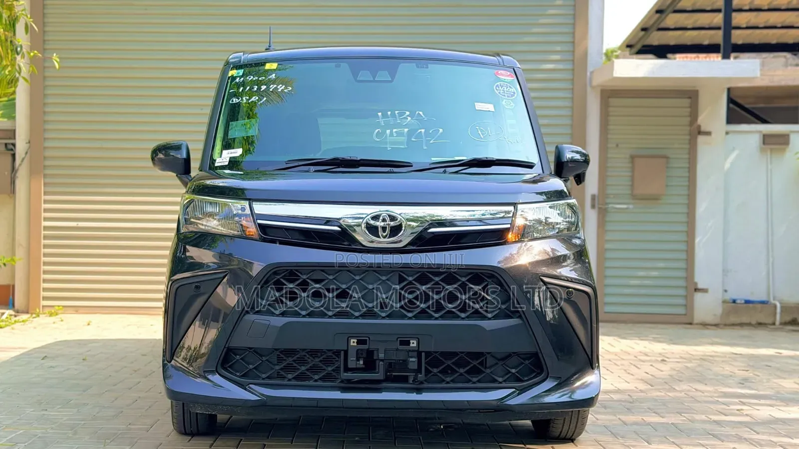 Toyota Roomy 1.0 AWD 2019 Matt Black