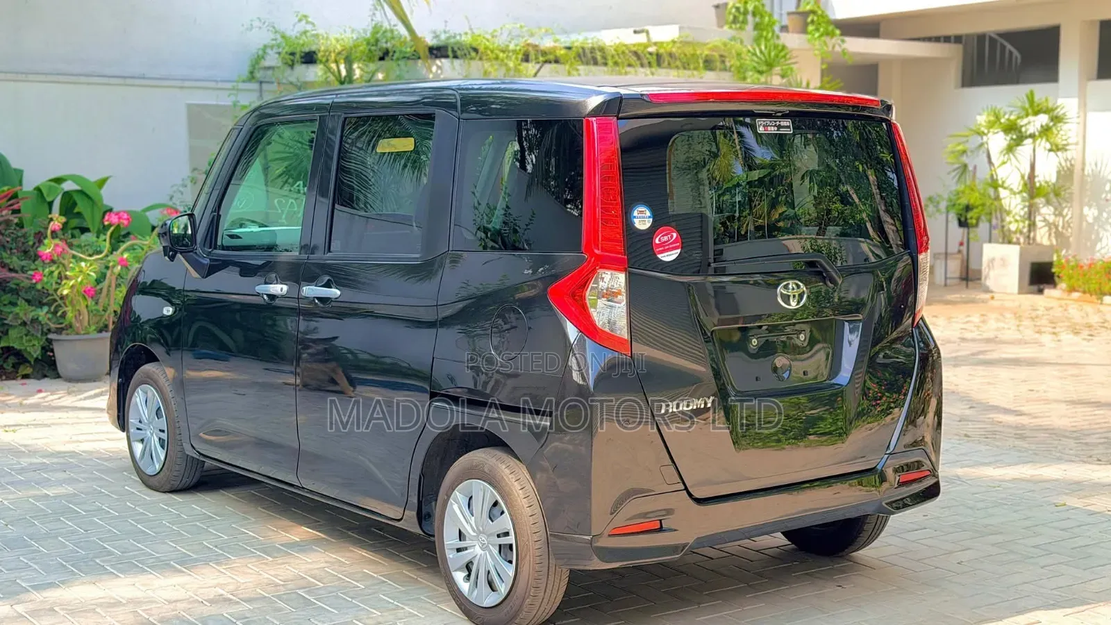 Toyota Roomy 1.0 AWD 2019 Matt Black