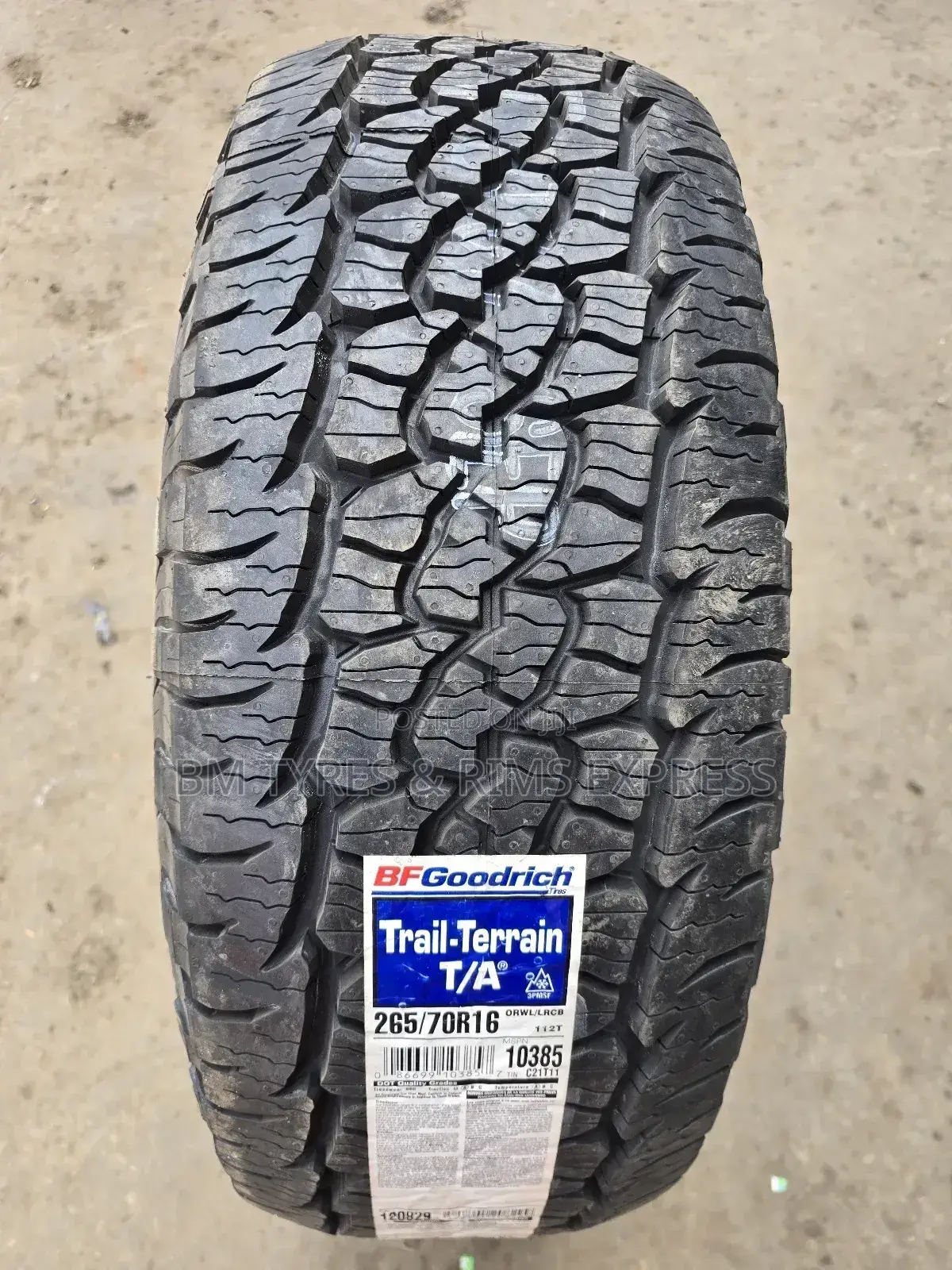 265 /70 R16 Bf Goodrich Tyres (Made in U.S.A).