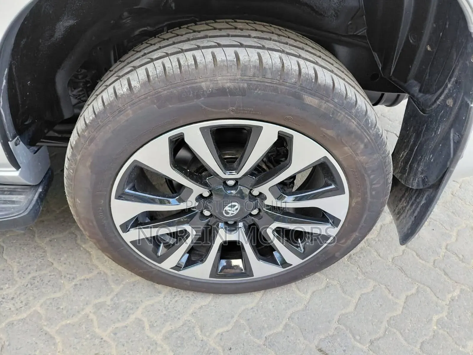 Toyota Land Cruiser Prado 2019 Off white
