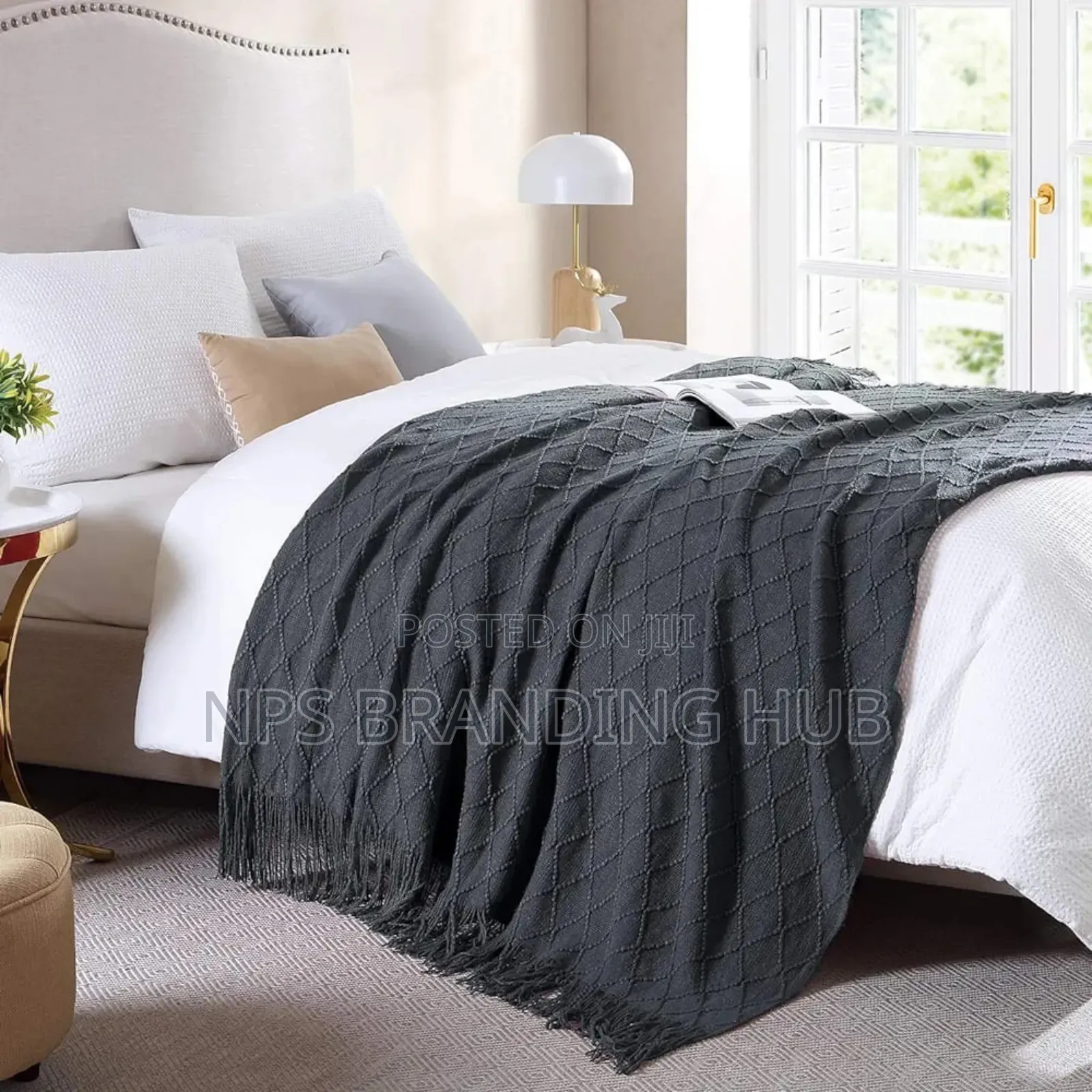 Knitted Tassel Throw Blankets. Sk
