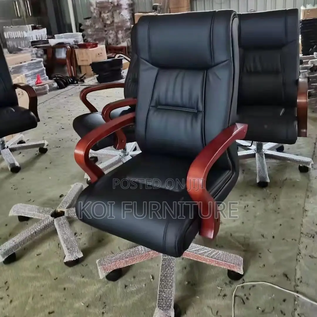 Office Chair : Executive High-Back Office Chair
