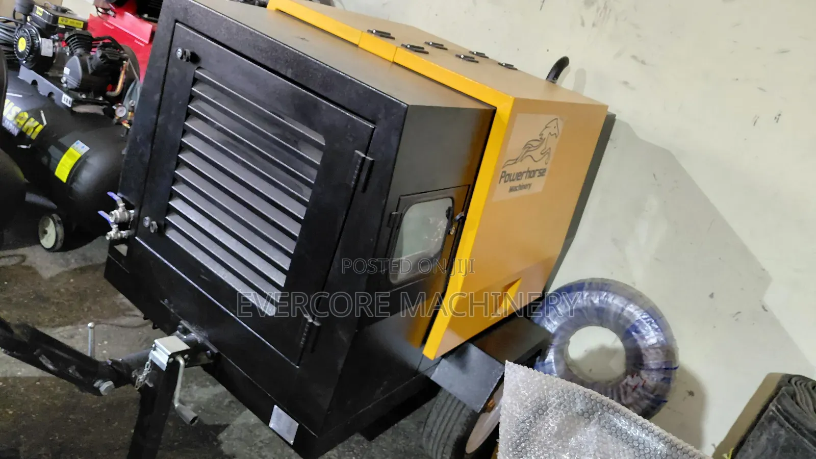 Heavy Duty Diesel Air Compressor Machine for Roadworks and Miners.