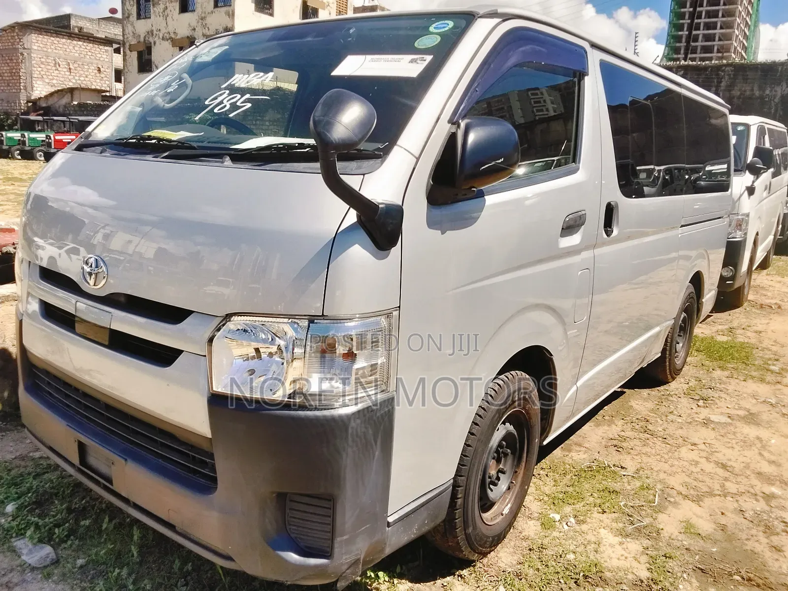 Toyota HiAce 2017 Pearl