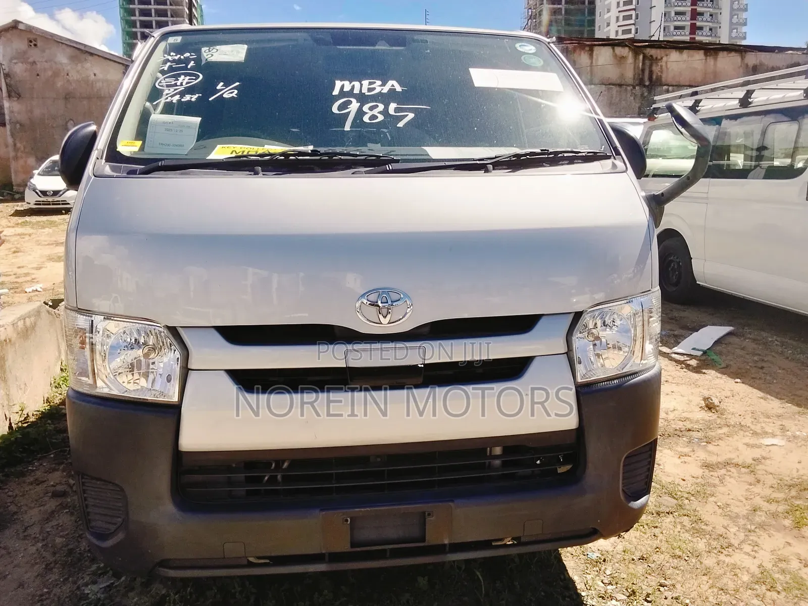 Toyota HiAce 2017 Pearl