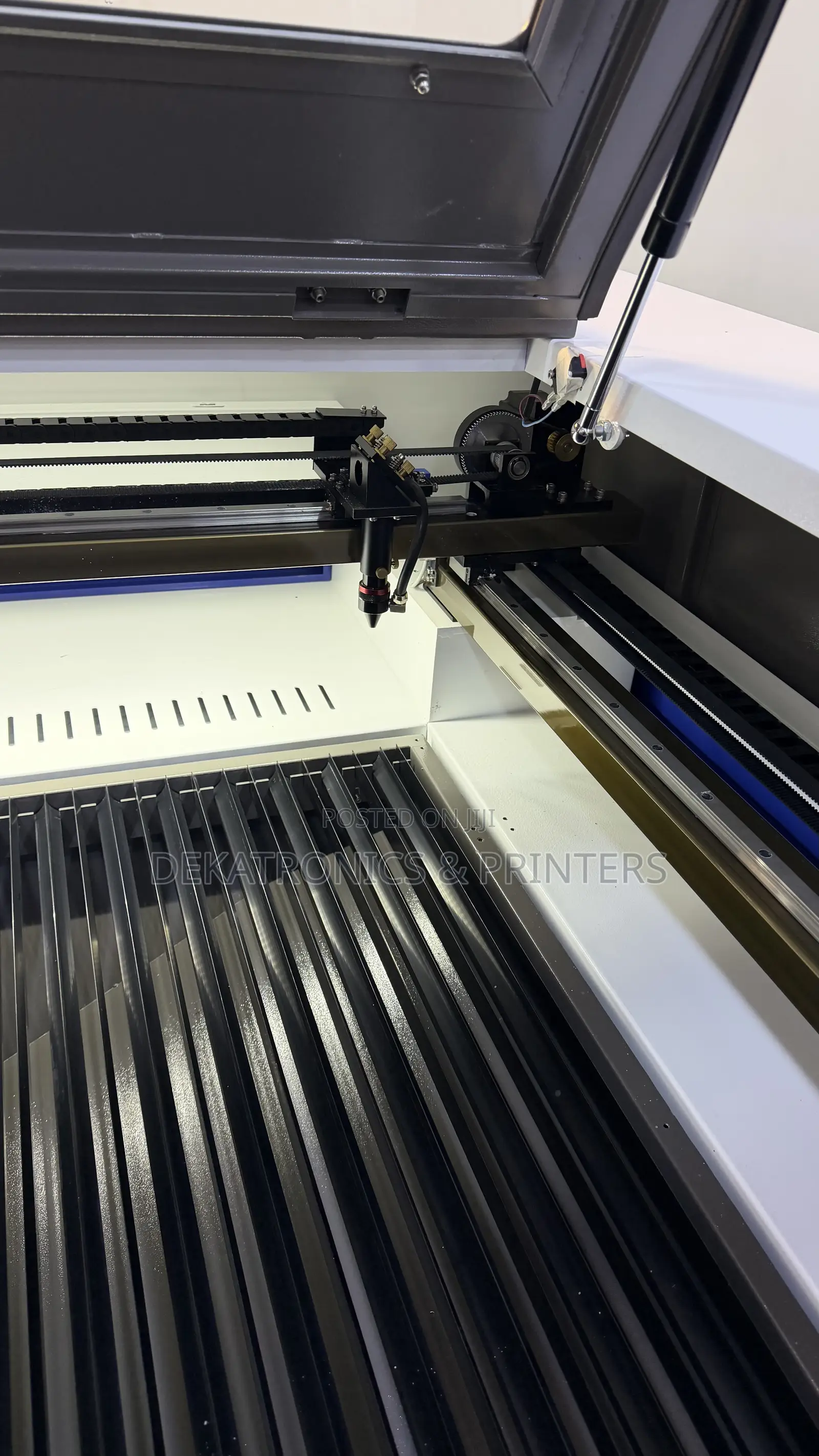 130cm X 90cm Co2 Laser and Engraving Cutting Machine