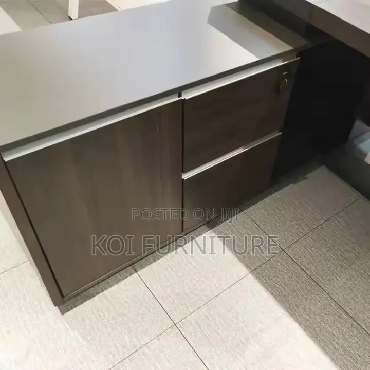 Office Desk; 1.8 Meters Executive Luxurious Office Desk