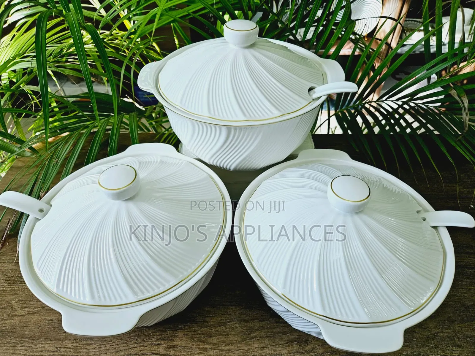 3 Pieces Ceramic Serving Bowls
 Comes With Serving Spoons