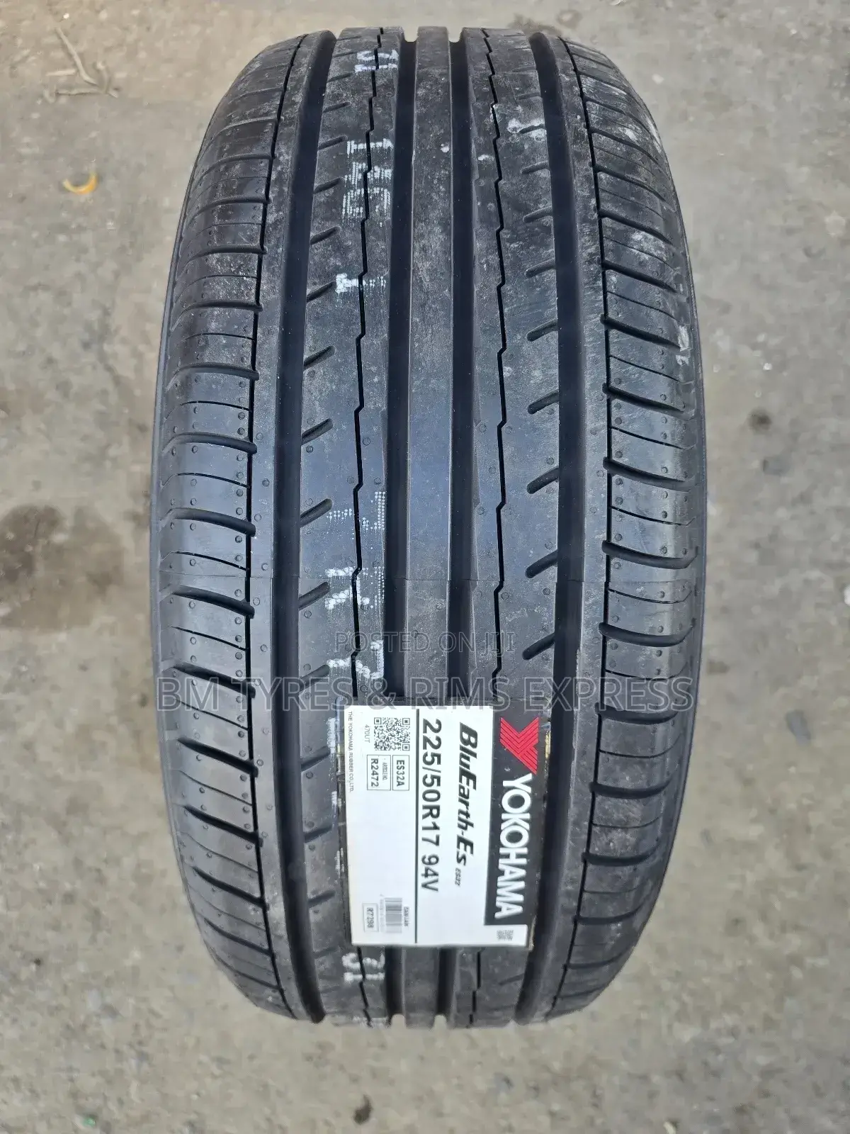 225 /50 R17 Yokohama Tyres (Japan) Bluearth.
