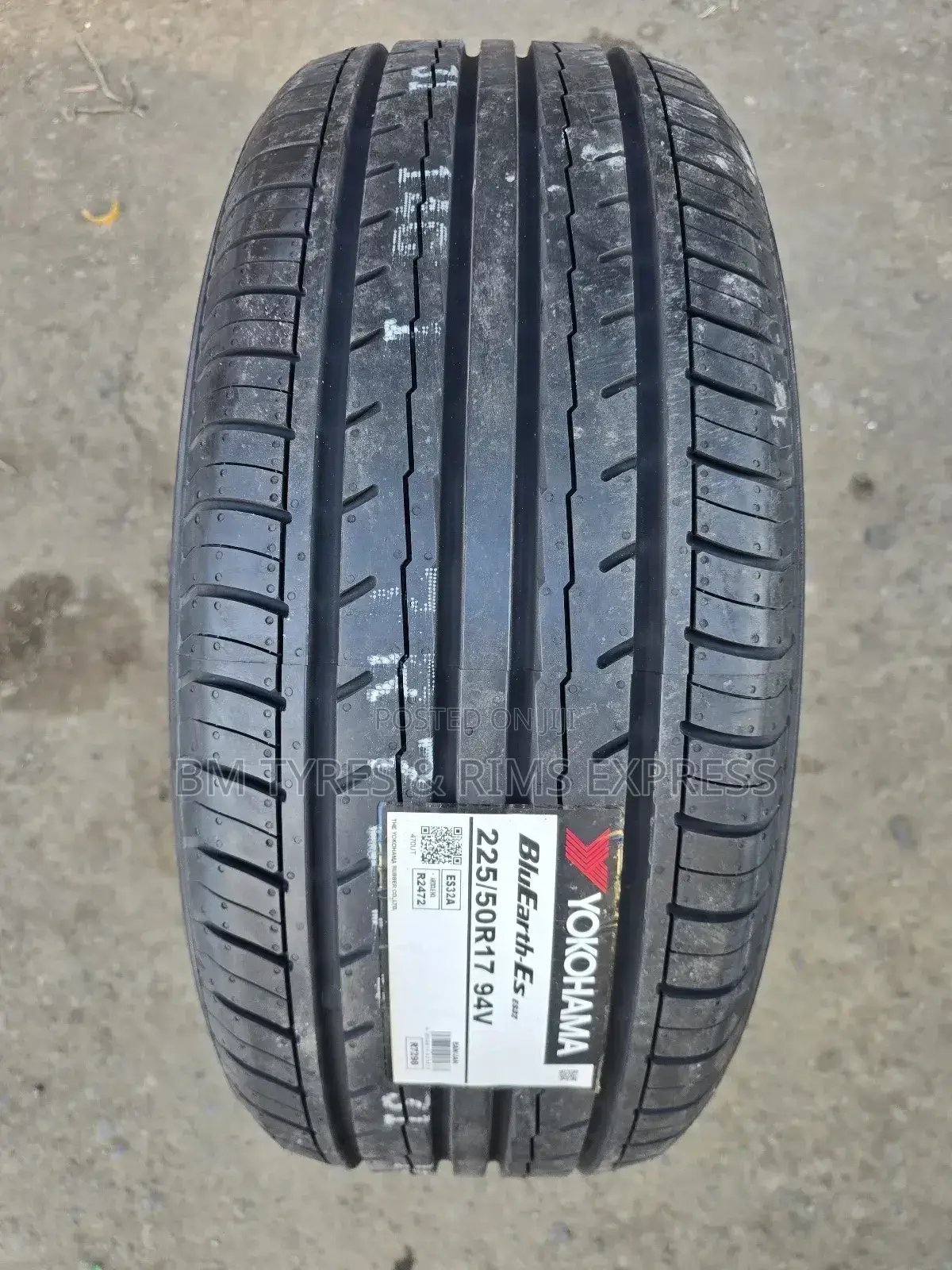 225 /50 R17 Yokohama Tyres (Japan) Bluearth.