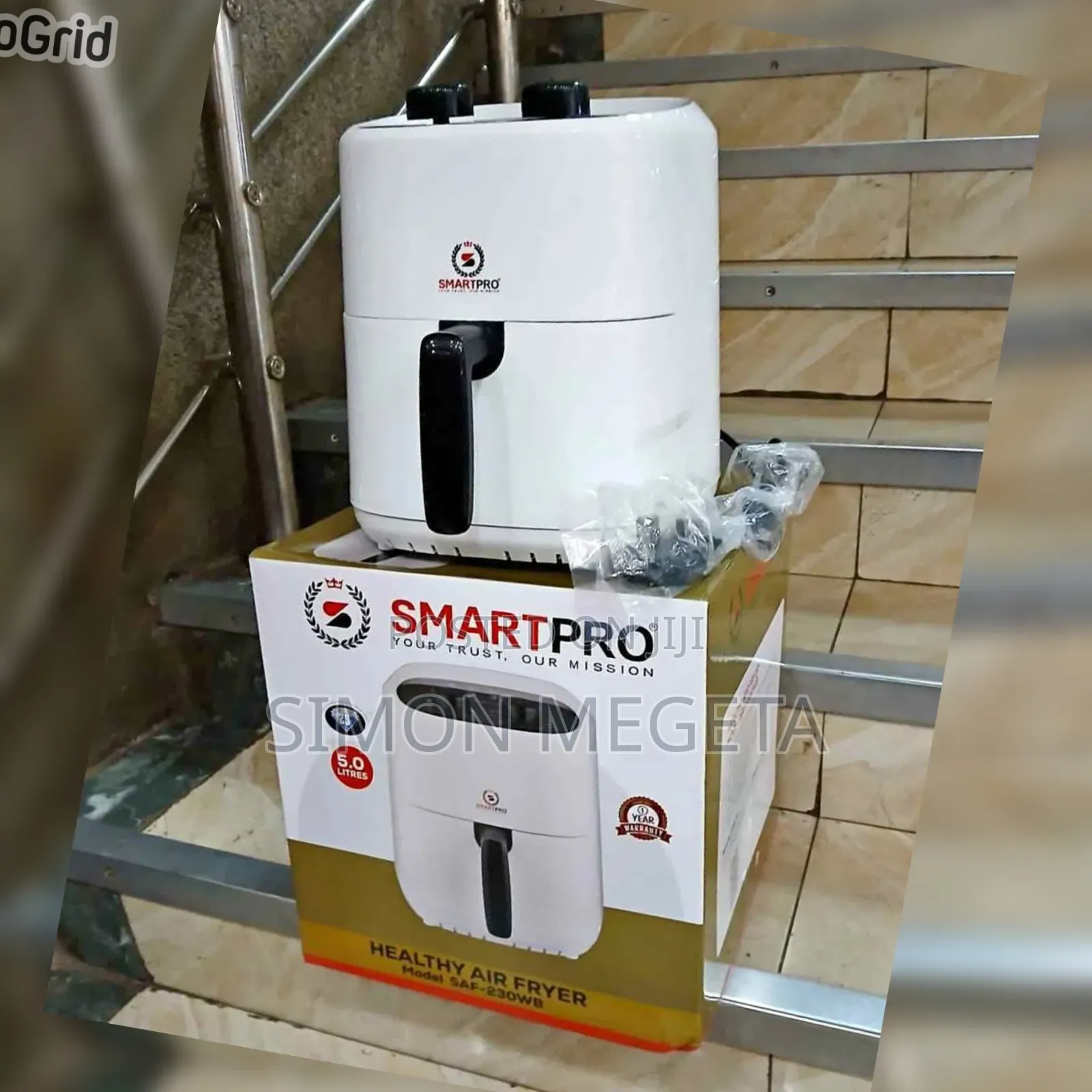 Available Smartpro 5 Litres Air Fryer