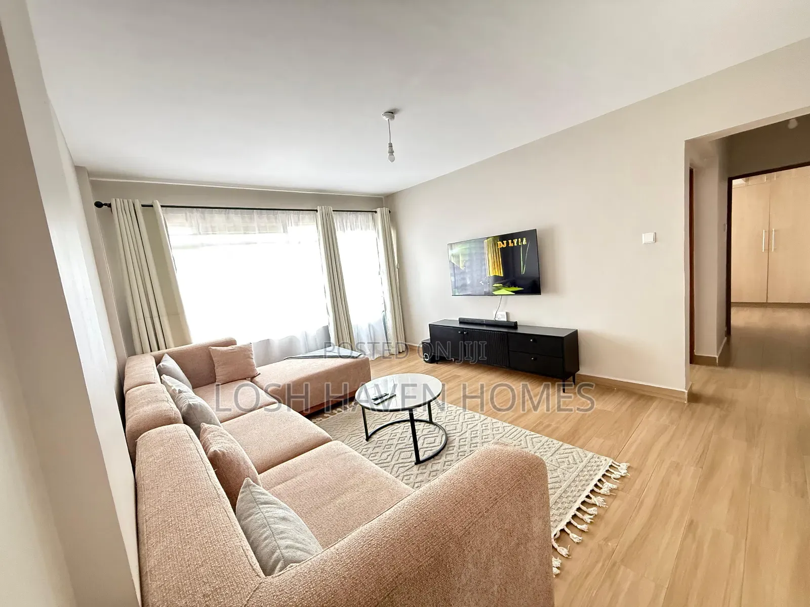 Modern 2 Bedroom Airbnb Roysambu TRM Secure Parking,Wifi