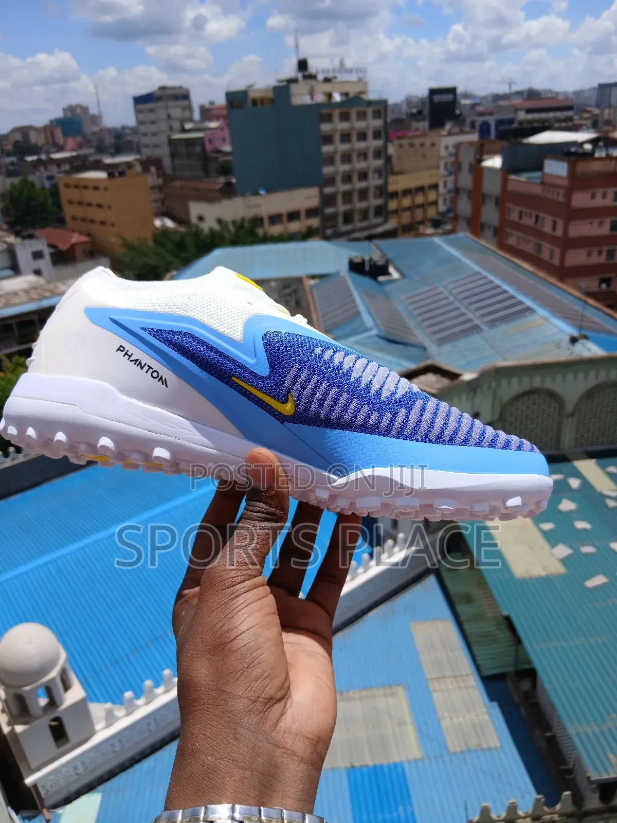 Phantom 6 Low Cut Artificial Grass Tf Soccer Boots