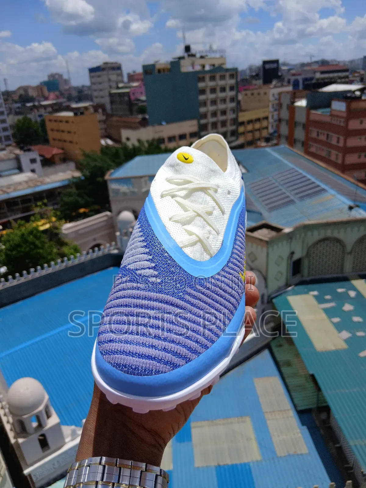 Phantom 6 Low Cut Artificial Grass Tf Soccer Boots
