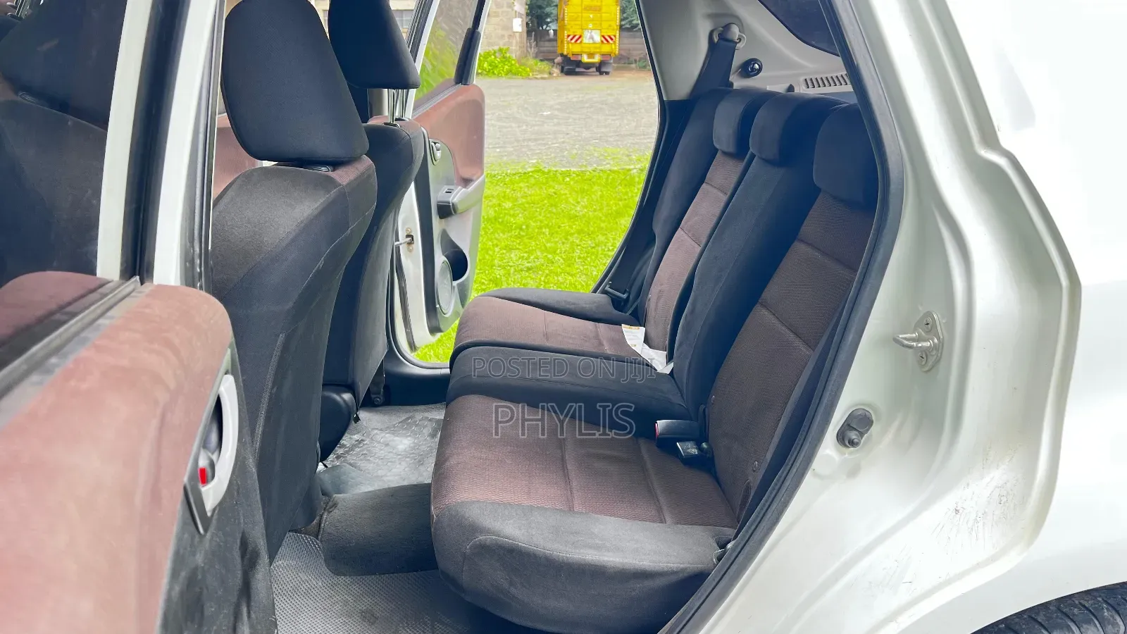 Honda Fit Shuttle 1.3 Hybrid 2WD 2013 White