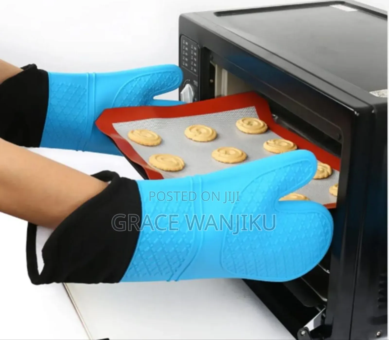 A Pair of Silicone Oven Gloves*