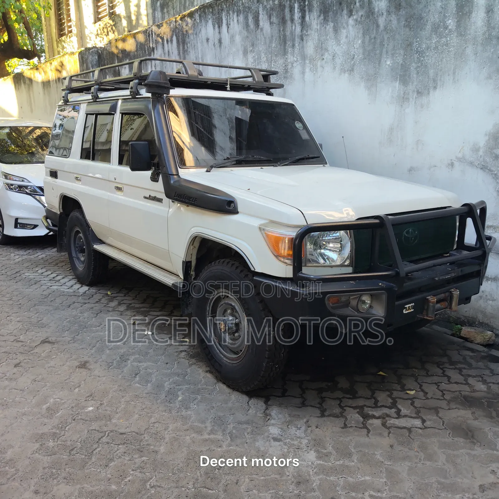 Toyota Land Cruiser 2019 White