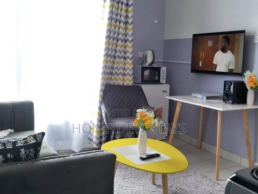 Executive Furnished Studio at Rio Vista Near Signature Mall