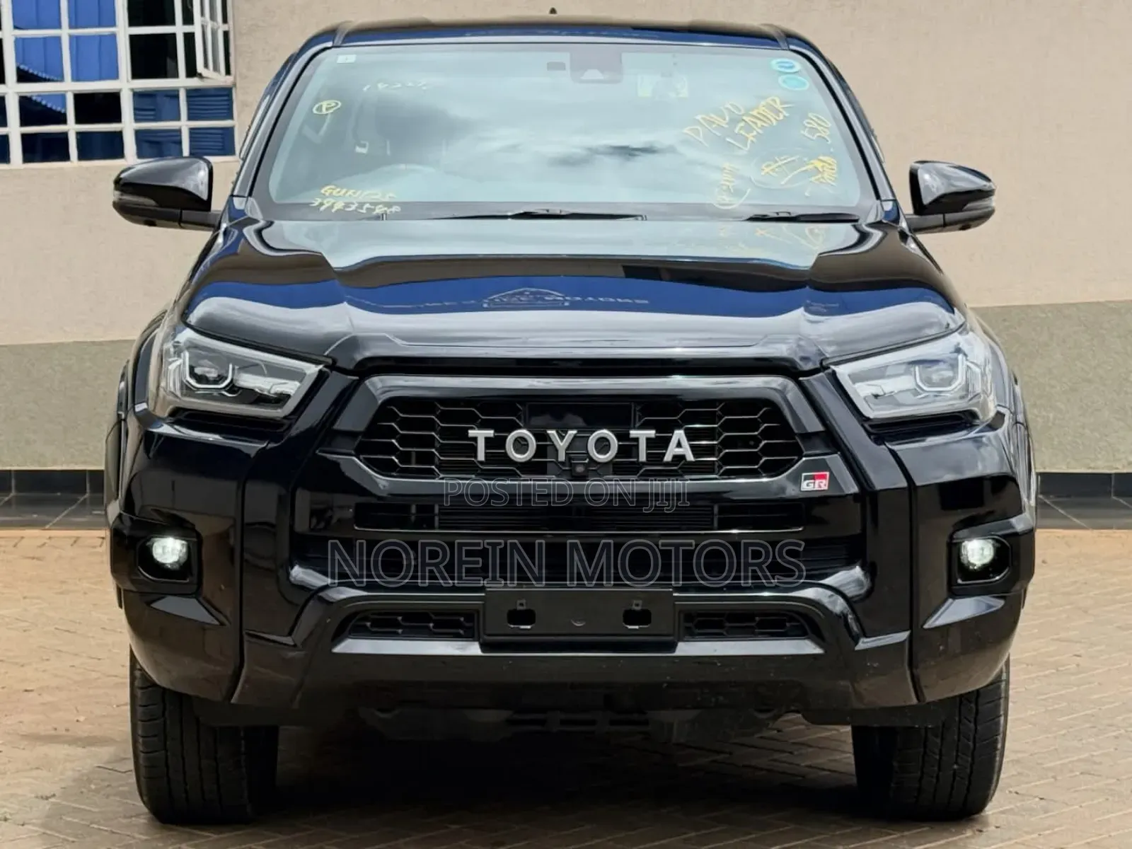 Toyota Hilux 2022 Matt Black