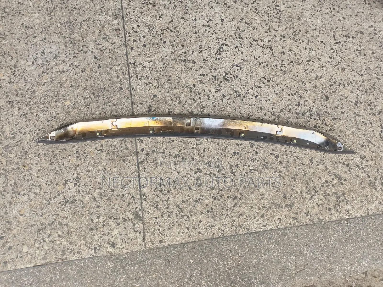 Harrier 2018 Bonnet Chrome