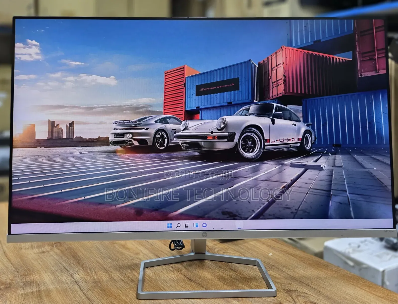 Hp M32fw 32 Inch FHD Monitor Vga/2 Hdmi