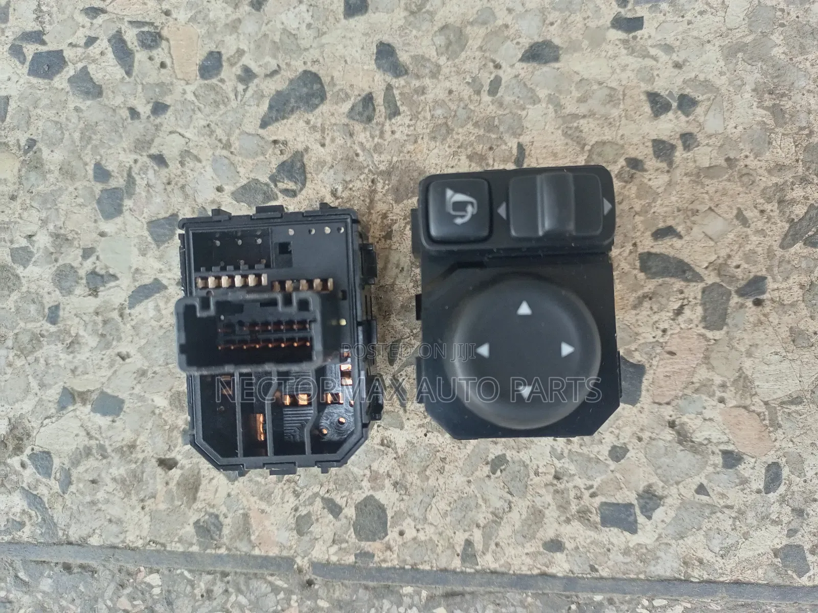 Nissan Side Mirror Switch/Retract