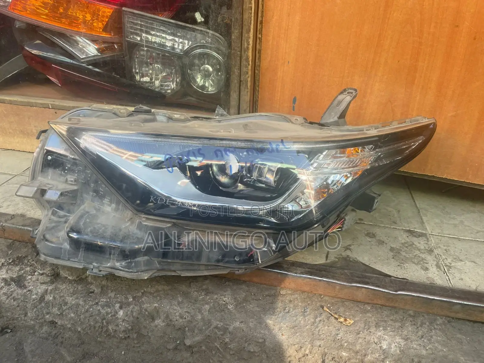 Toyota Auris 2016 Headlight