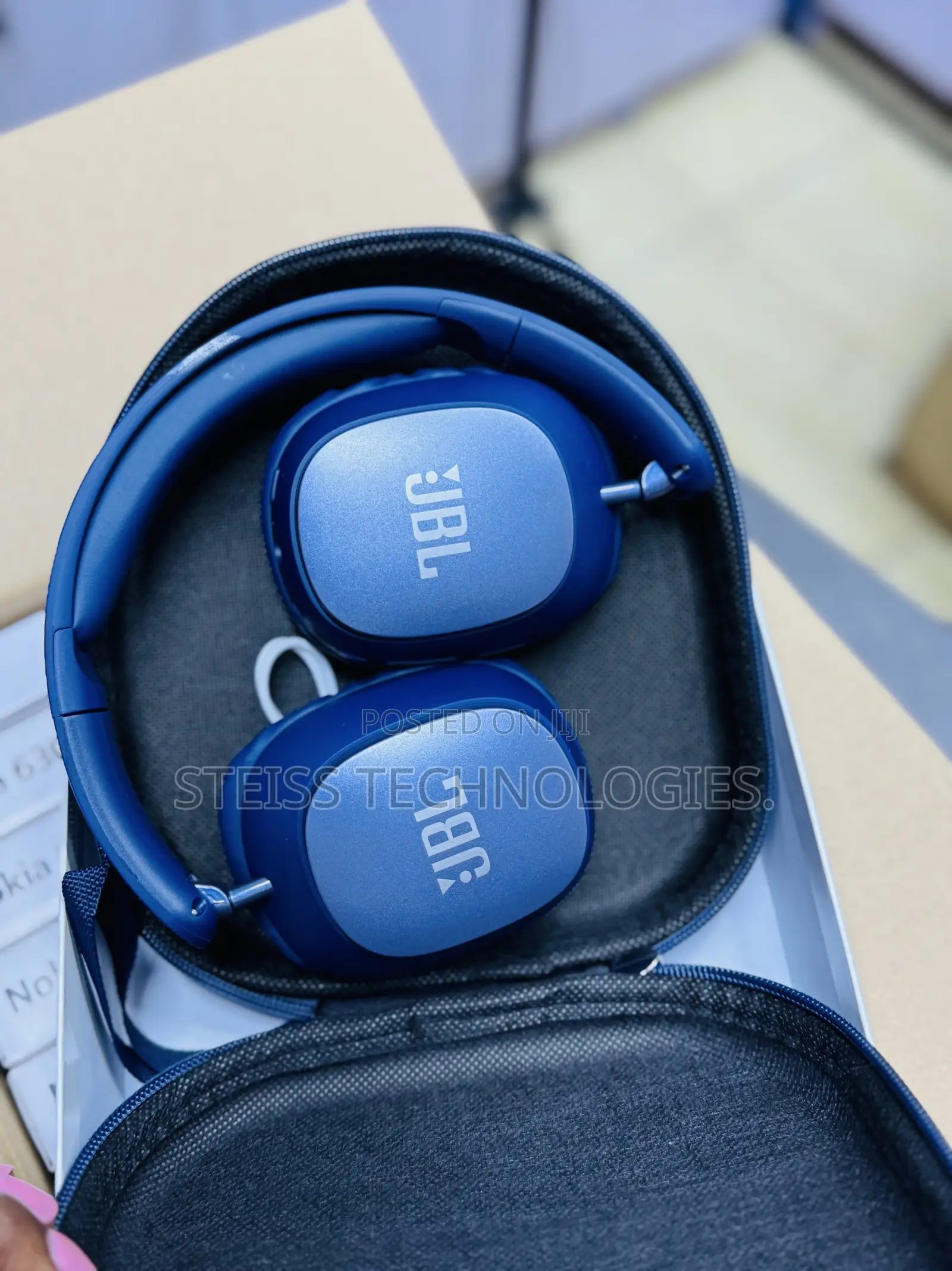 JBL V6 Wireless Headphones