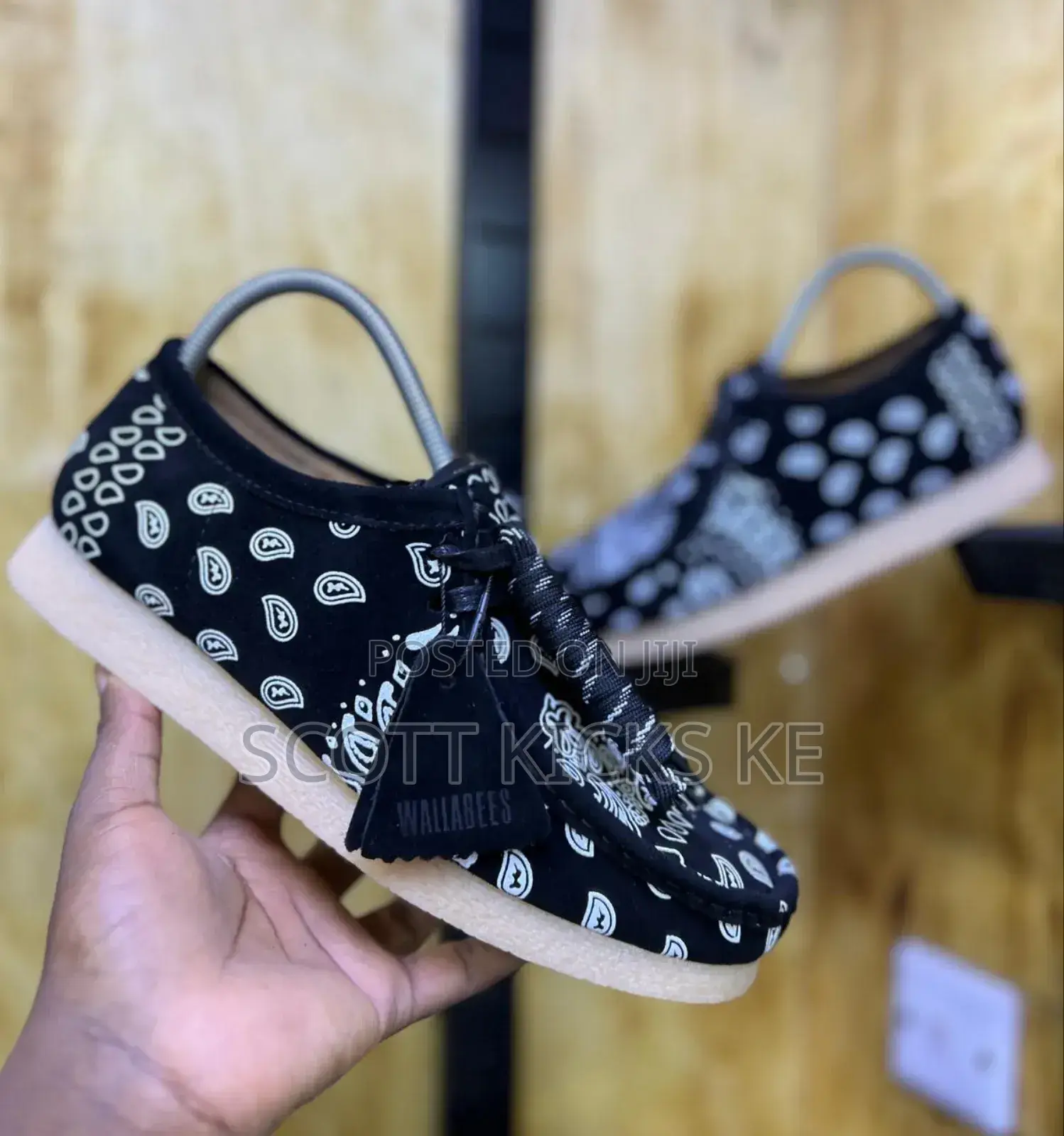 *Clarks Og Wallabees*