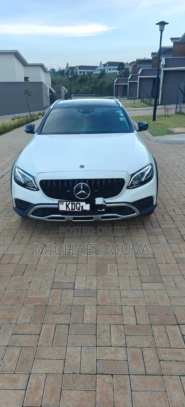 Mercedes-Benz E220 2017 Pearl