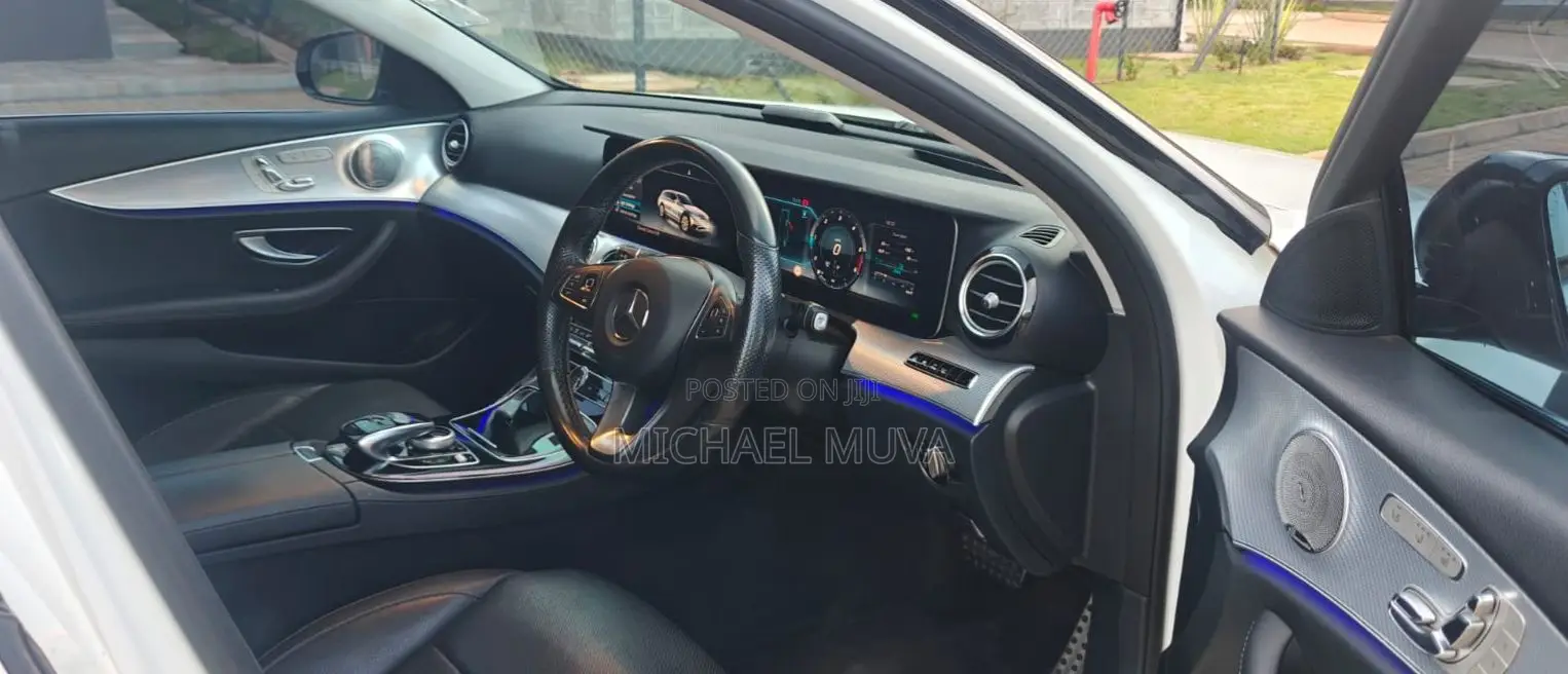 Mercedes-Benz E220 2017 Pearl
