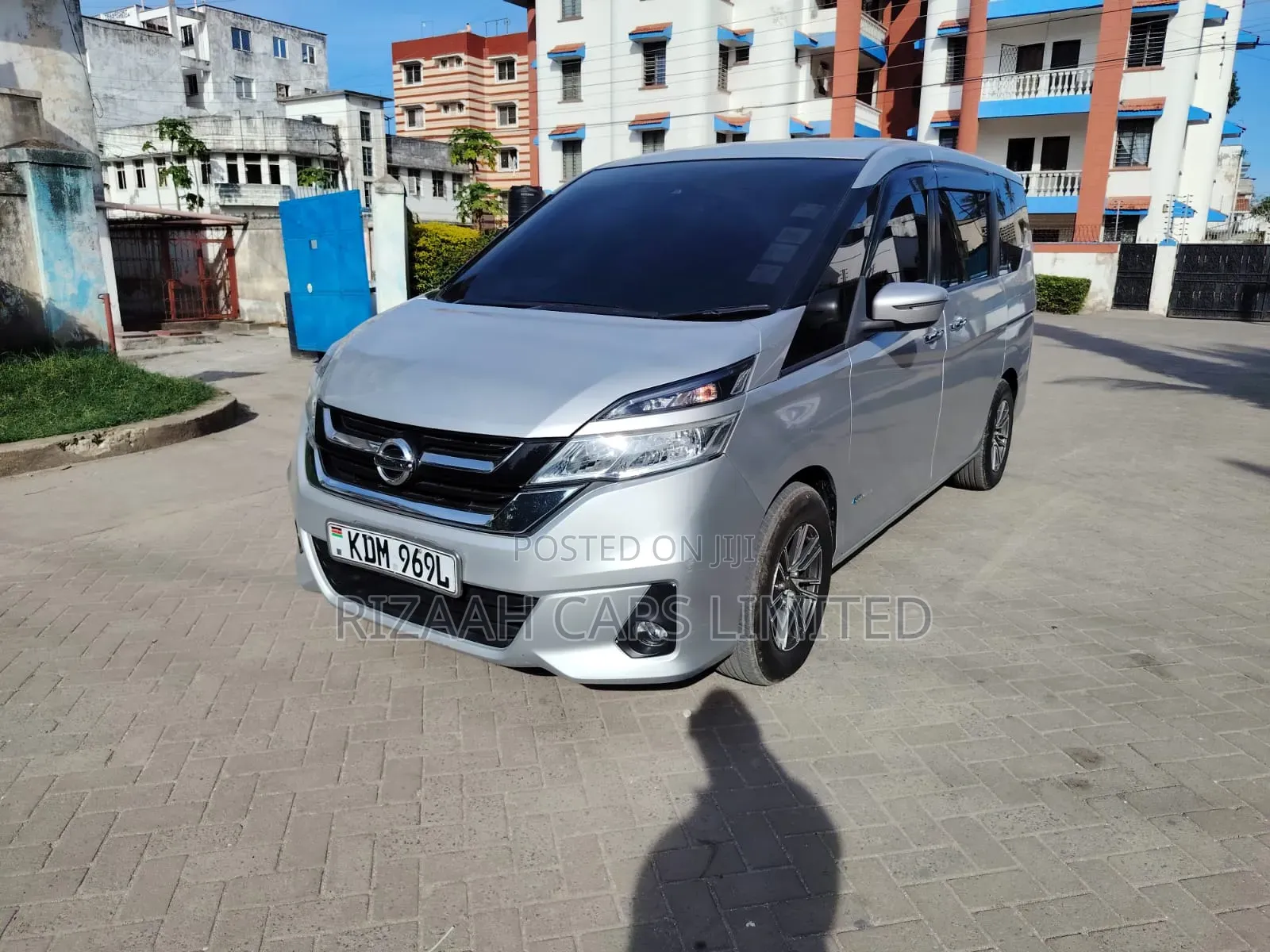 Nissan Serena 2016 Silver