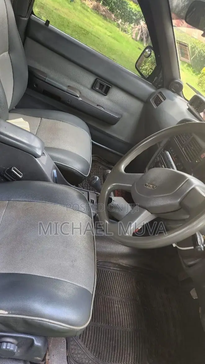 Toyota Hilux Surf 1999 Gray