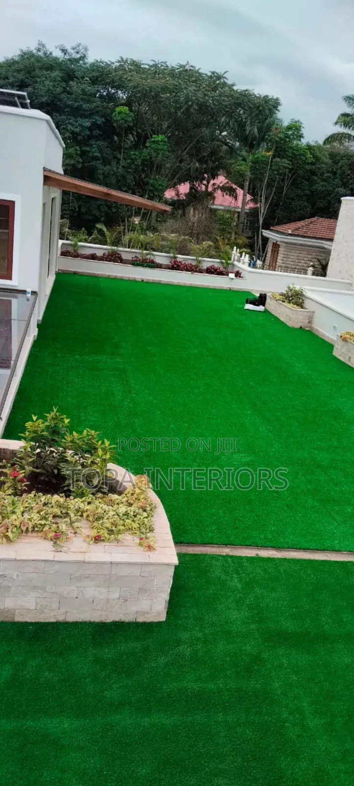 Luxurious Foot Friendly Artificial Rooftop Floor Grass Carpets
