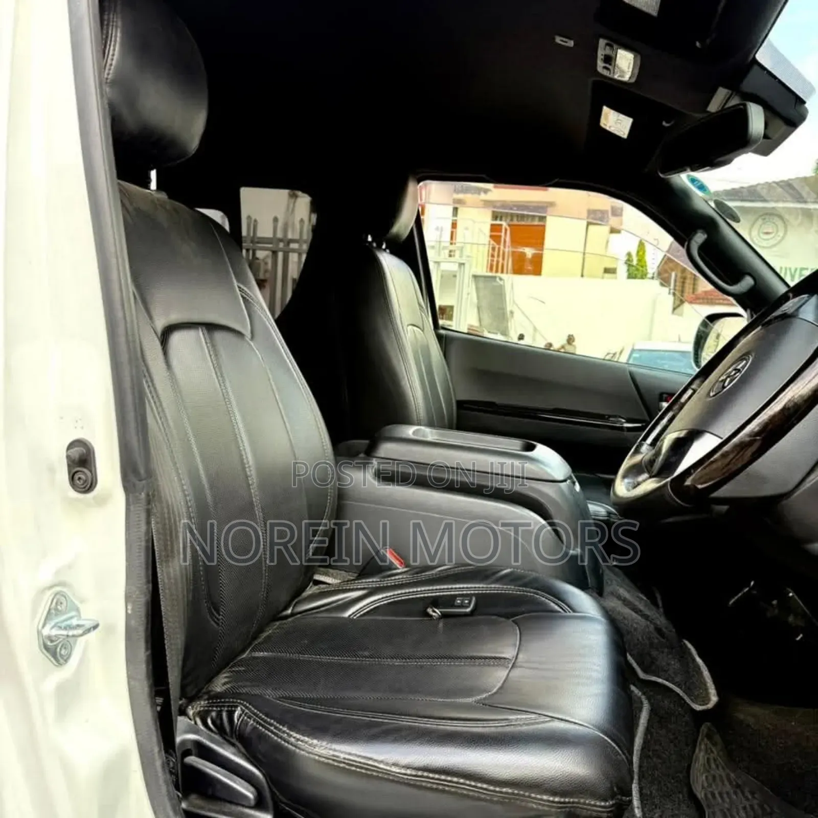 Toyota HiAce 2018 White
