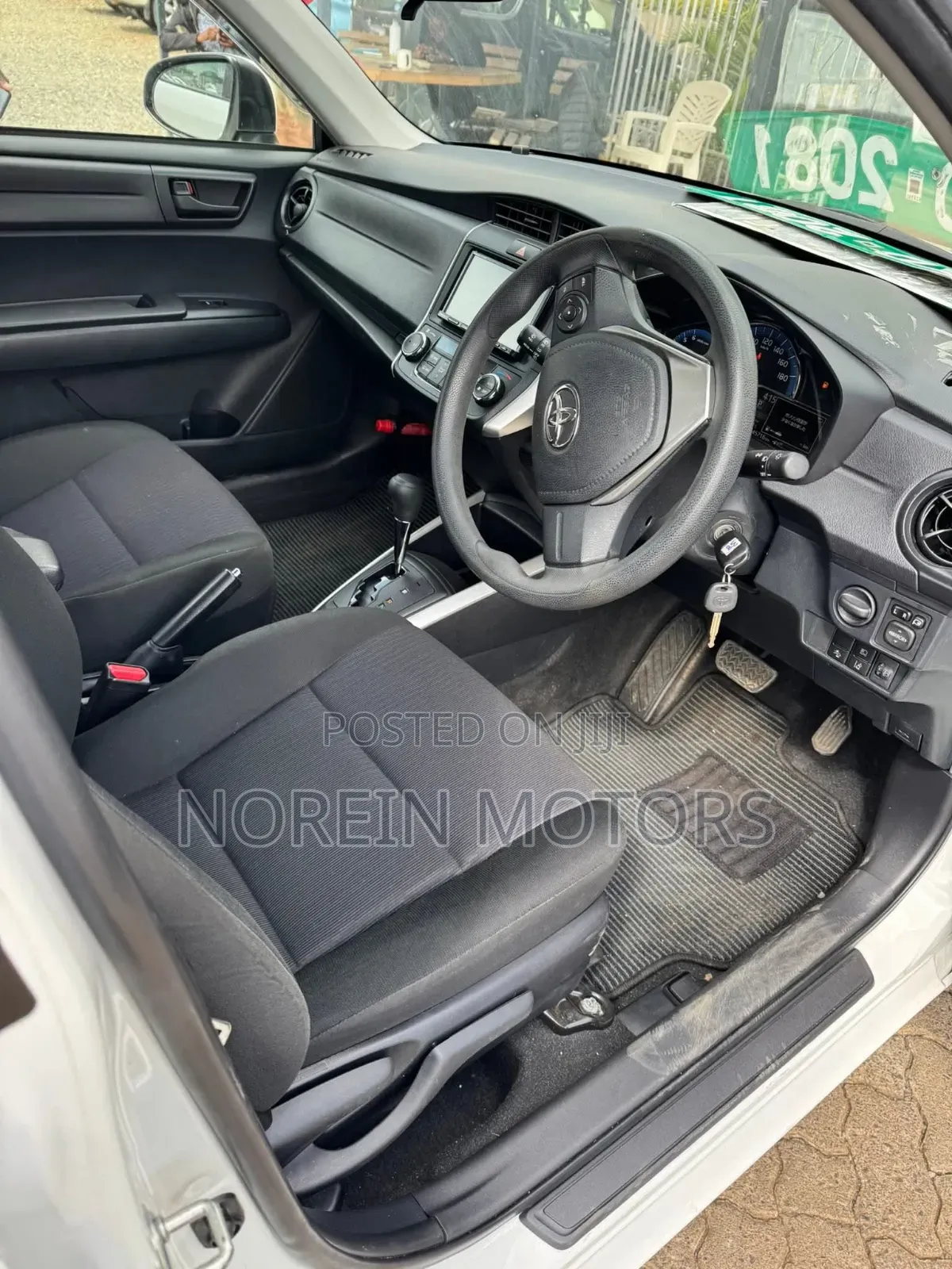 Toyota Corolla Fielder 2018 Pearl