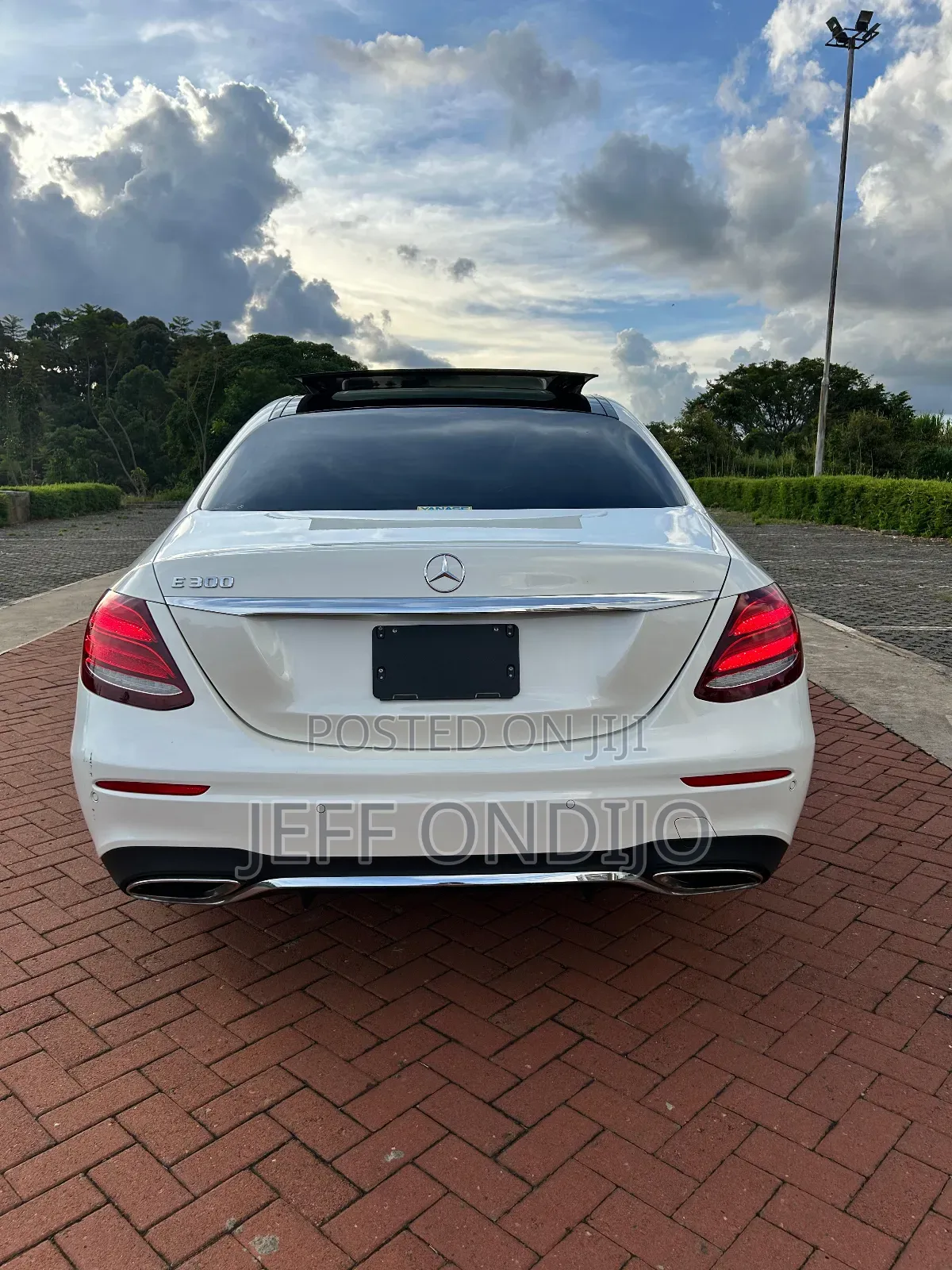 Mercedes-Benz E300 2019 White