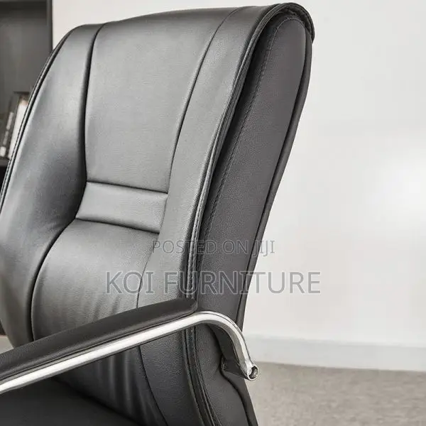Office Chair : Leather Executive Cantilever Chair