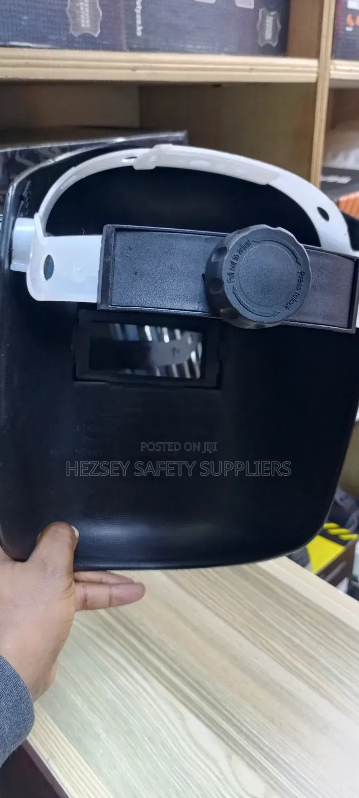 High Quality en 175 Flip-Up Welding Helmet