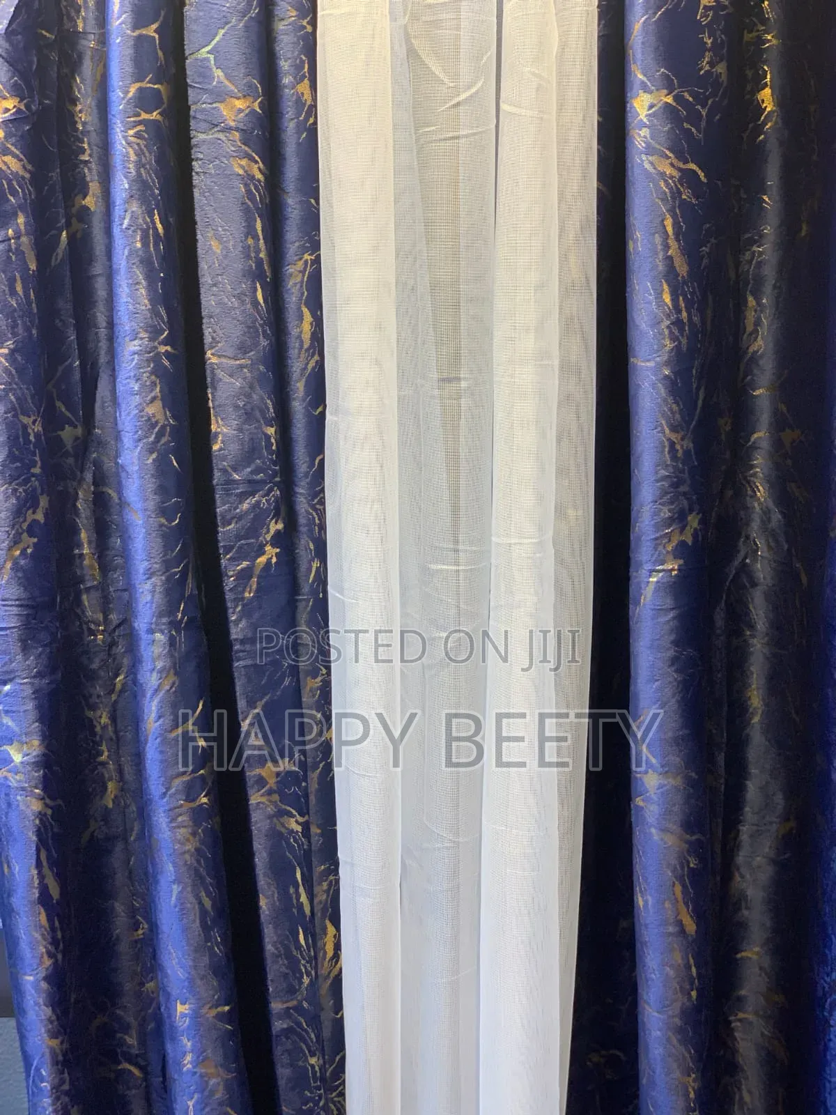 *Restocked*!!
*3 Pc Velvet Curtains(Thunder Effect)/ Crush Prints*