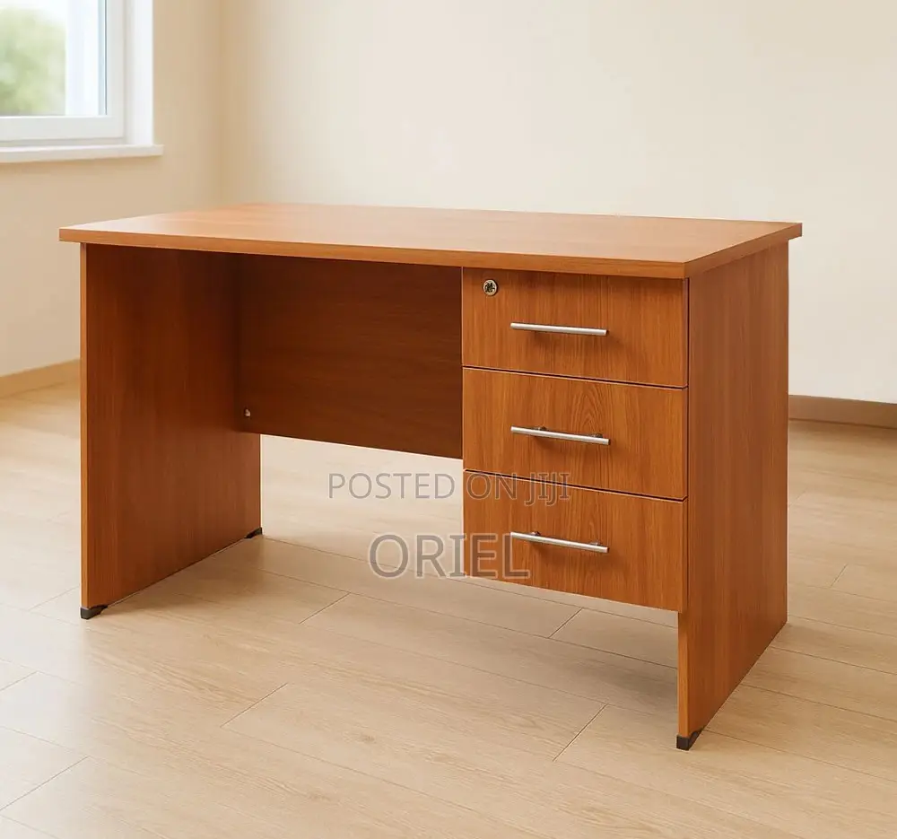 Office Desk : 1.4 Meters Custom Office Study Desk