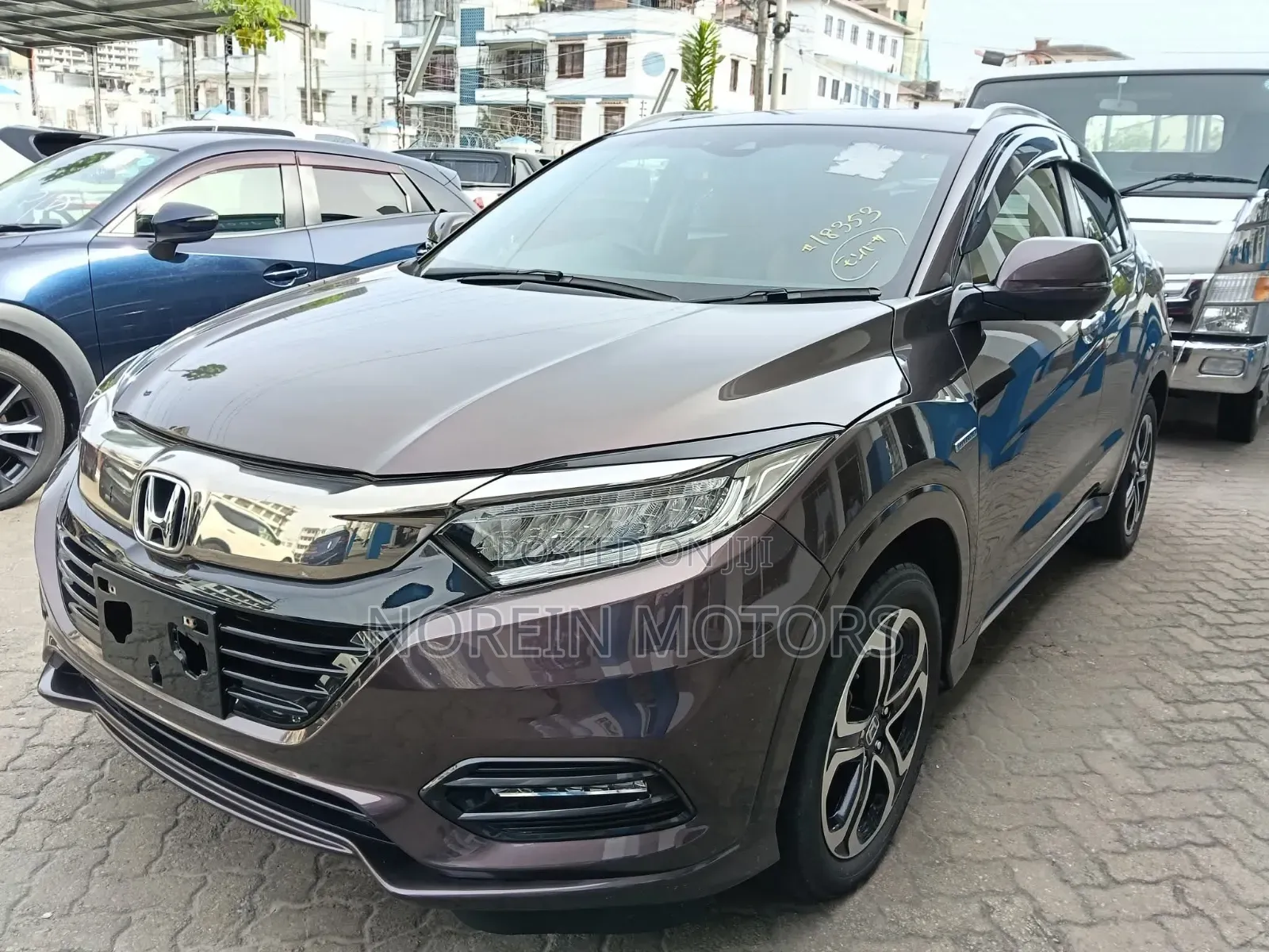 Honda Vezel 2018 Maroon