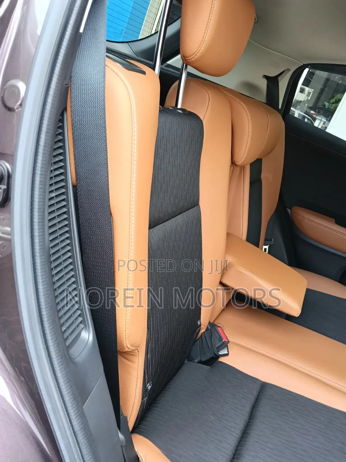 Honda Vezel 2018 Maroon