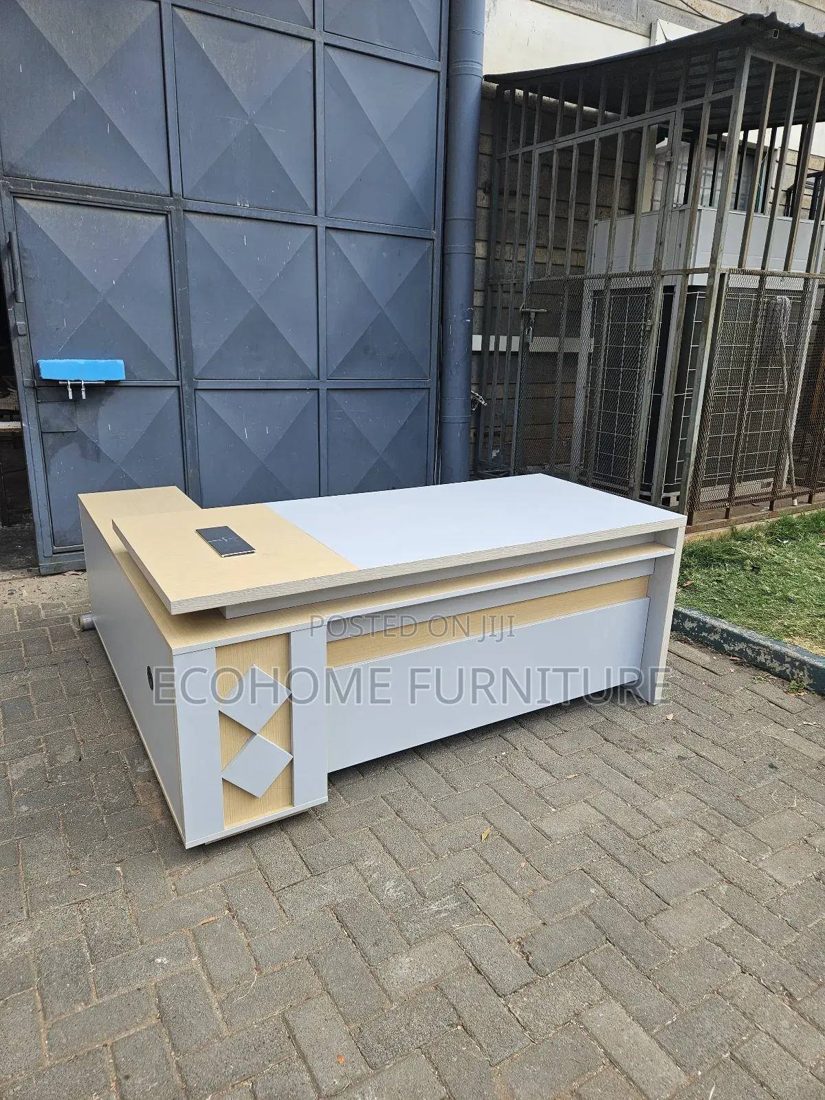 Morden and Durable 1.6m Executive Desk
