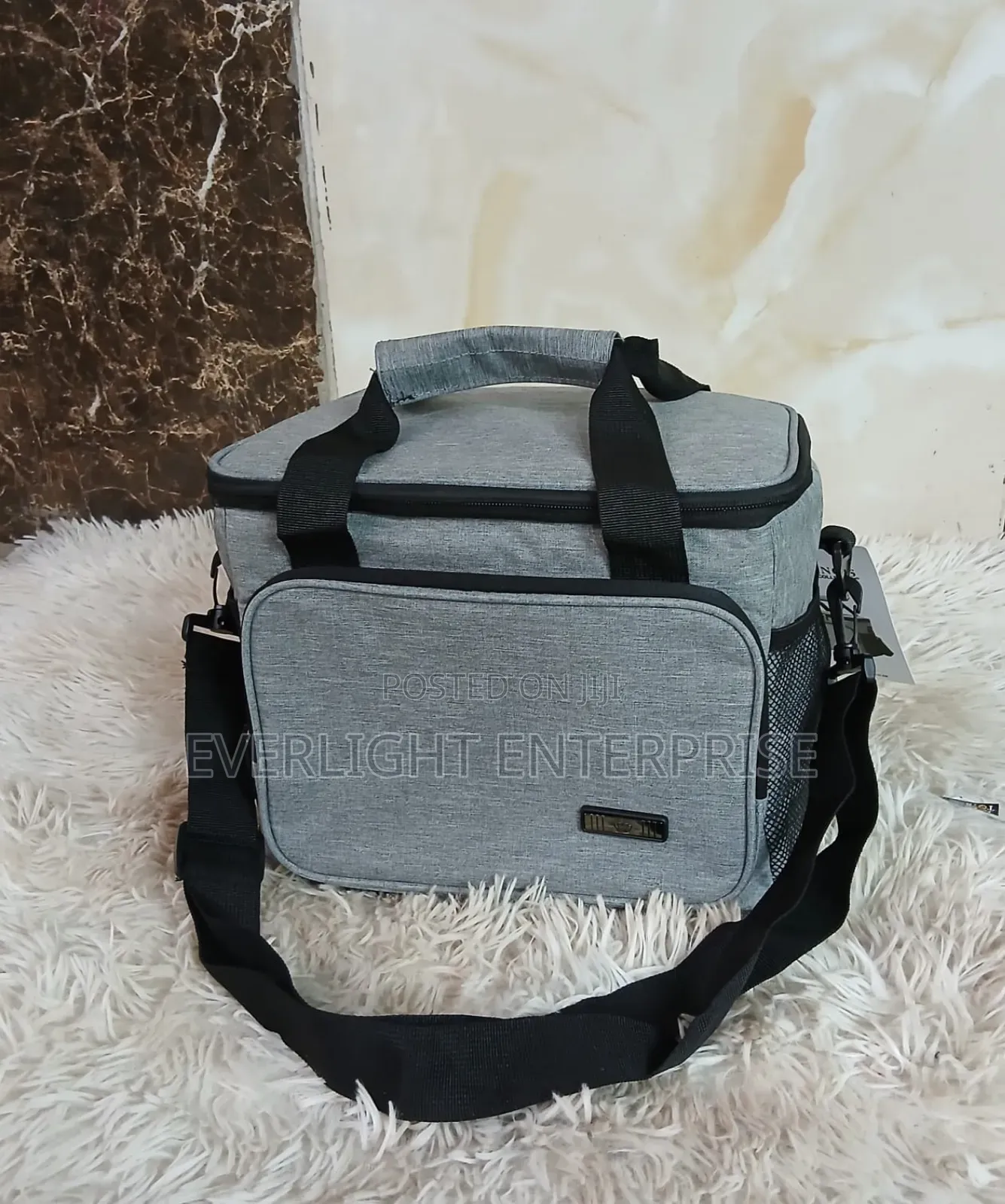 Lunch Bag/ Cooler Bag
Quality