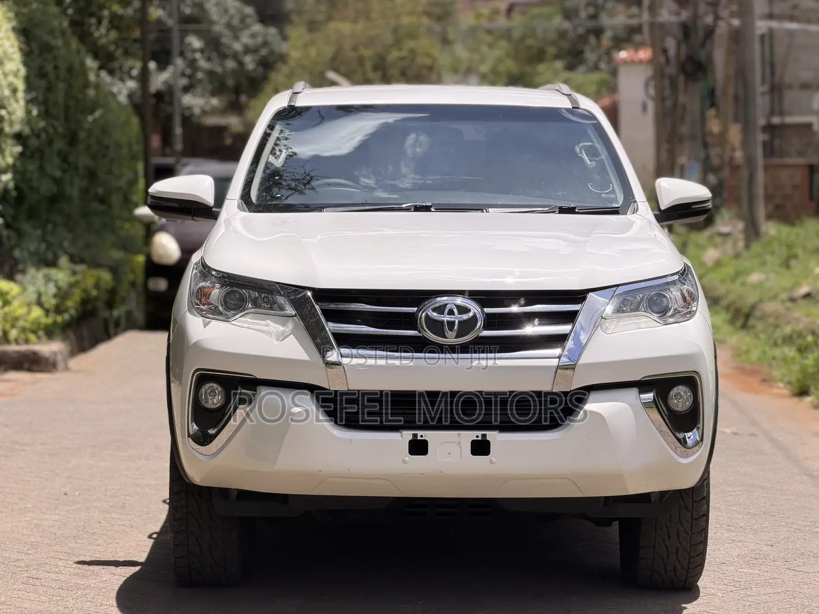 Toyota Fortuner 2.4 D AWD 2019 White