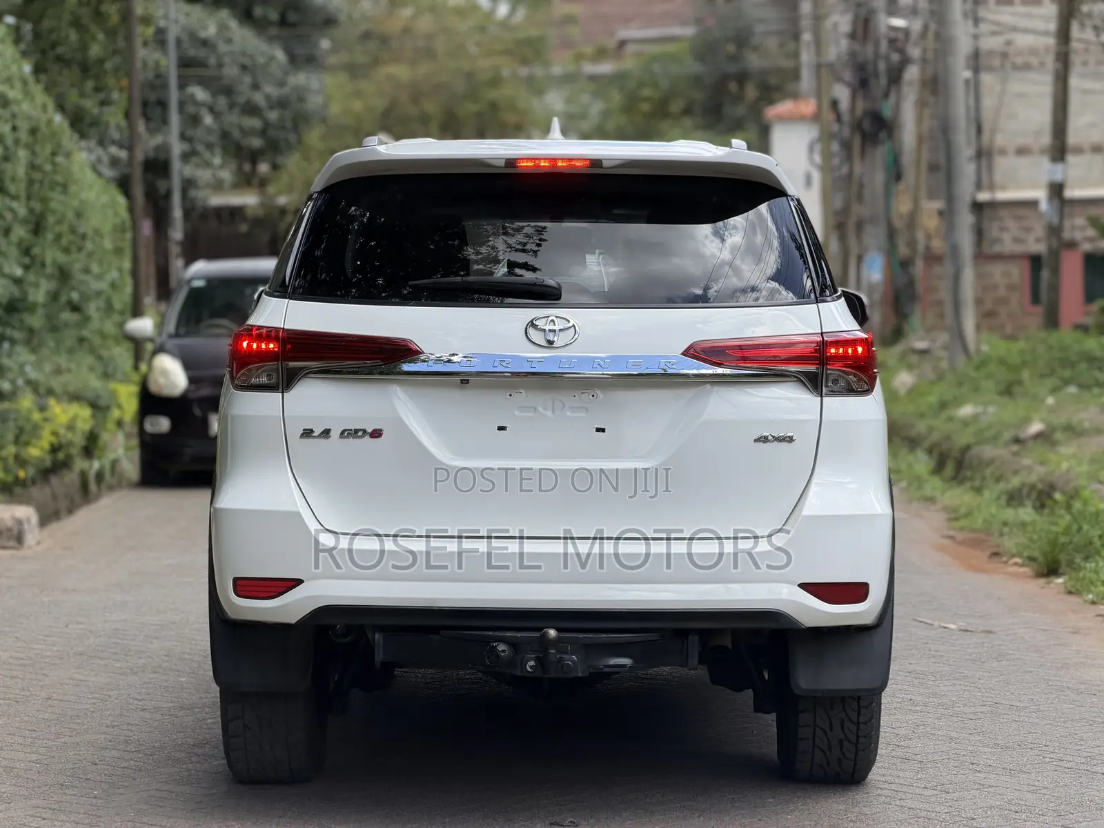 Toyota Fortuner 2.4 D AWD 2019 White