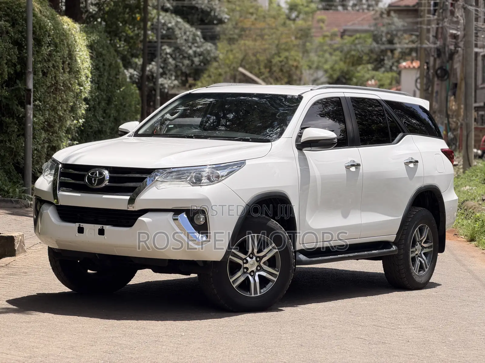 Toyota Fortuner 2.4 D AWD 2019 White