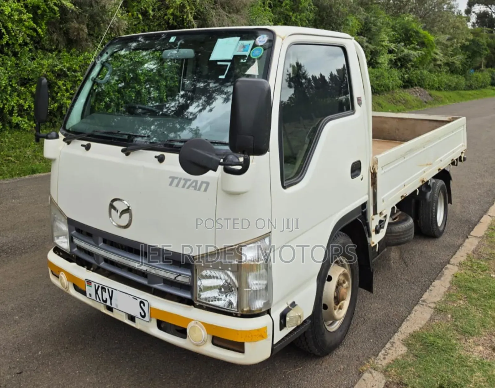 Mazda Titan Dash 2010 White