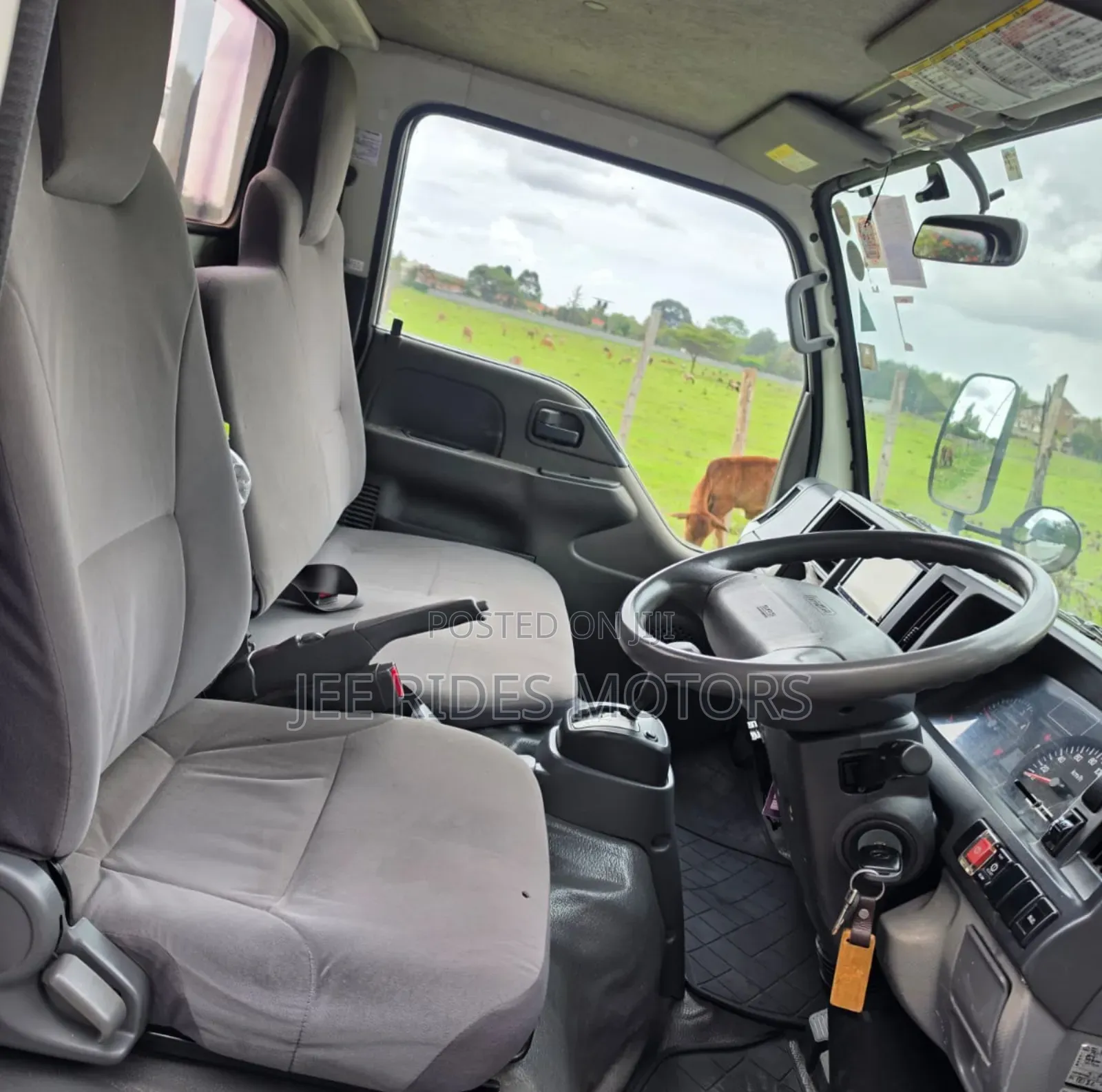Mazda Titan Dash 2010 White